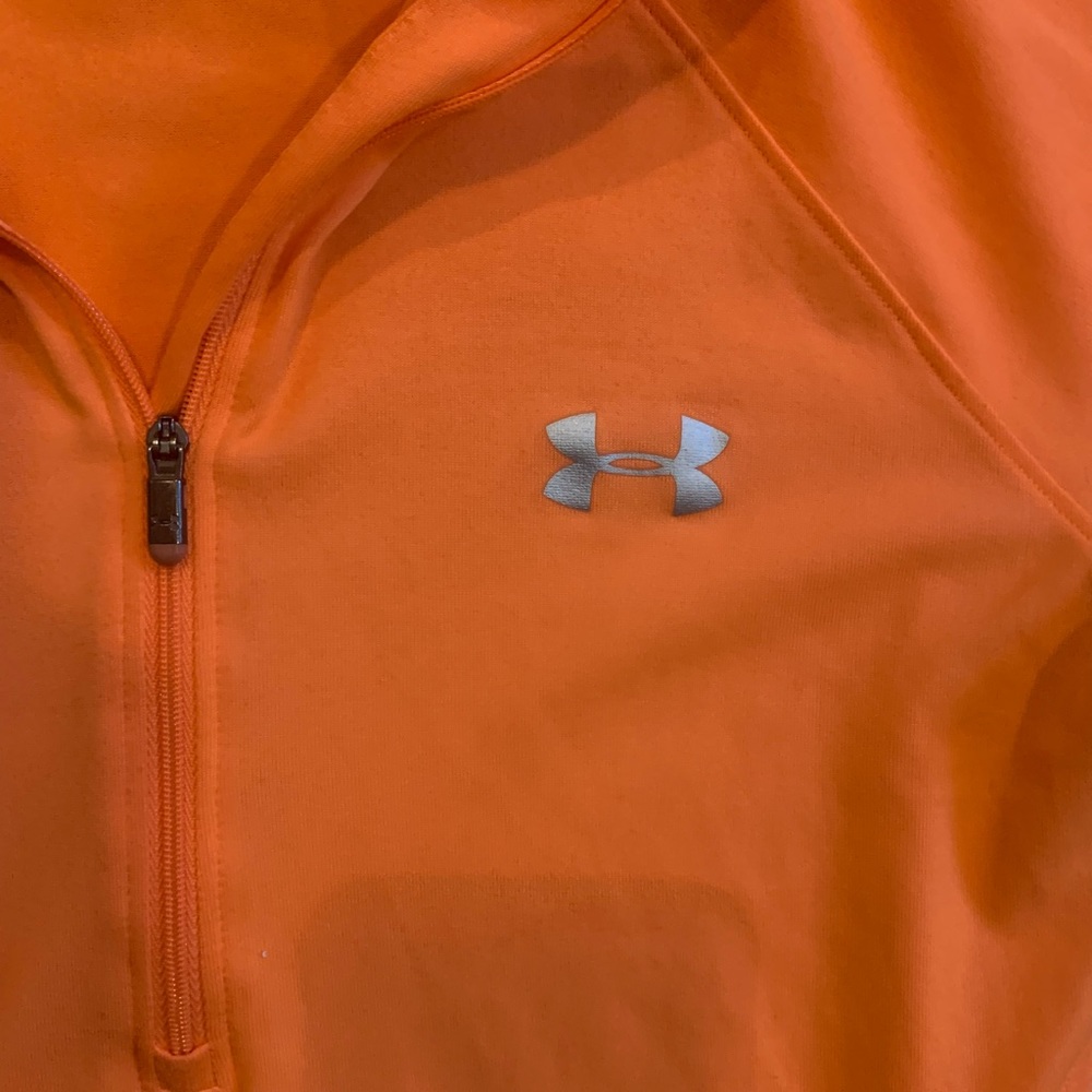 SOLD Under Armour Shirt - Picture 5 of 6